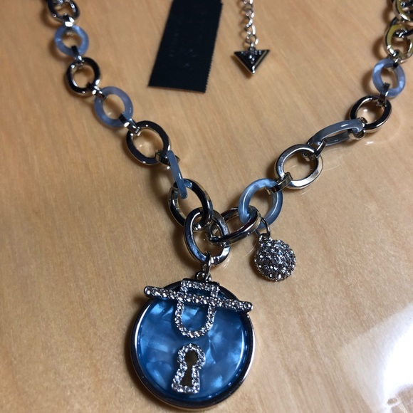 Guess necklace - Picture 5 of 7